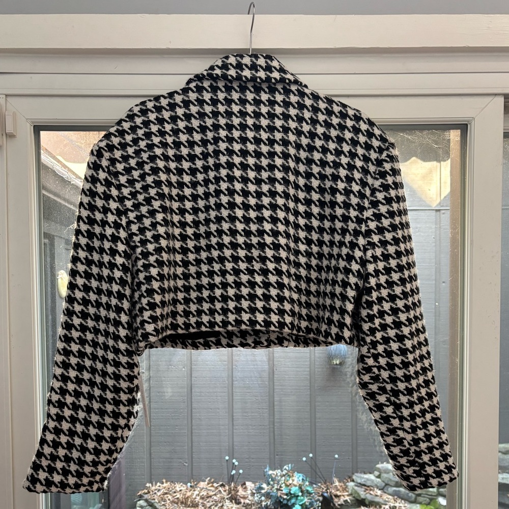 For Love and Lemons Bonnie Black and White Houndstooth Cropped Blazer — Size 1X - Picture 3 of 11
